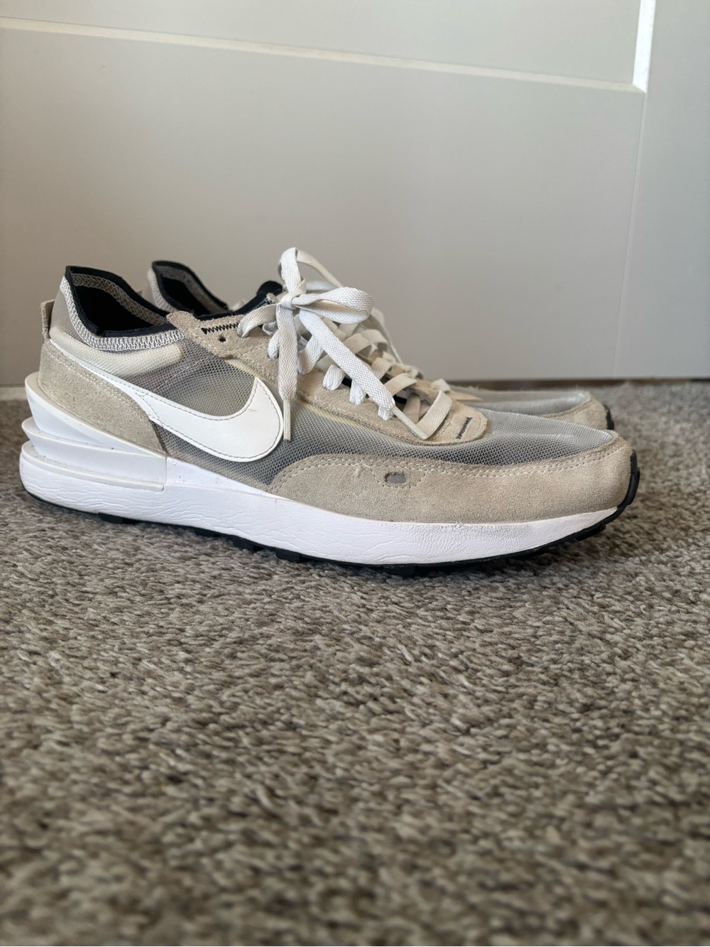 Nike Men’s Cream and White Low-Top Sneakers